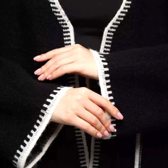 BLACK CARDIGAN WRAP OPEN SWEATER WITH WHITE GRECIAN STYLE KNIT EDGING - Picture 4 of 4